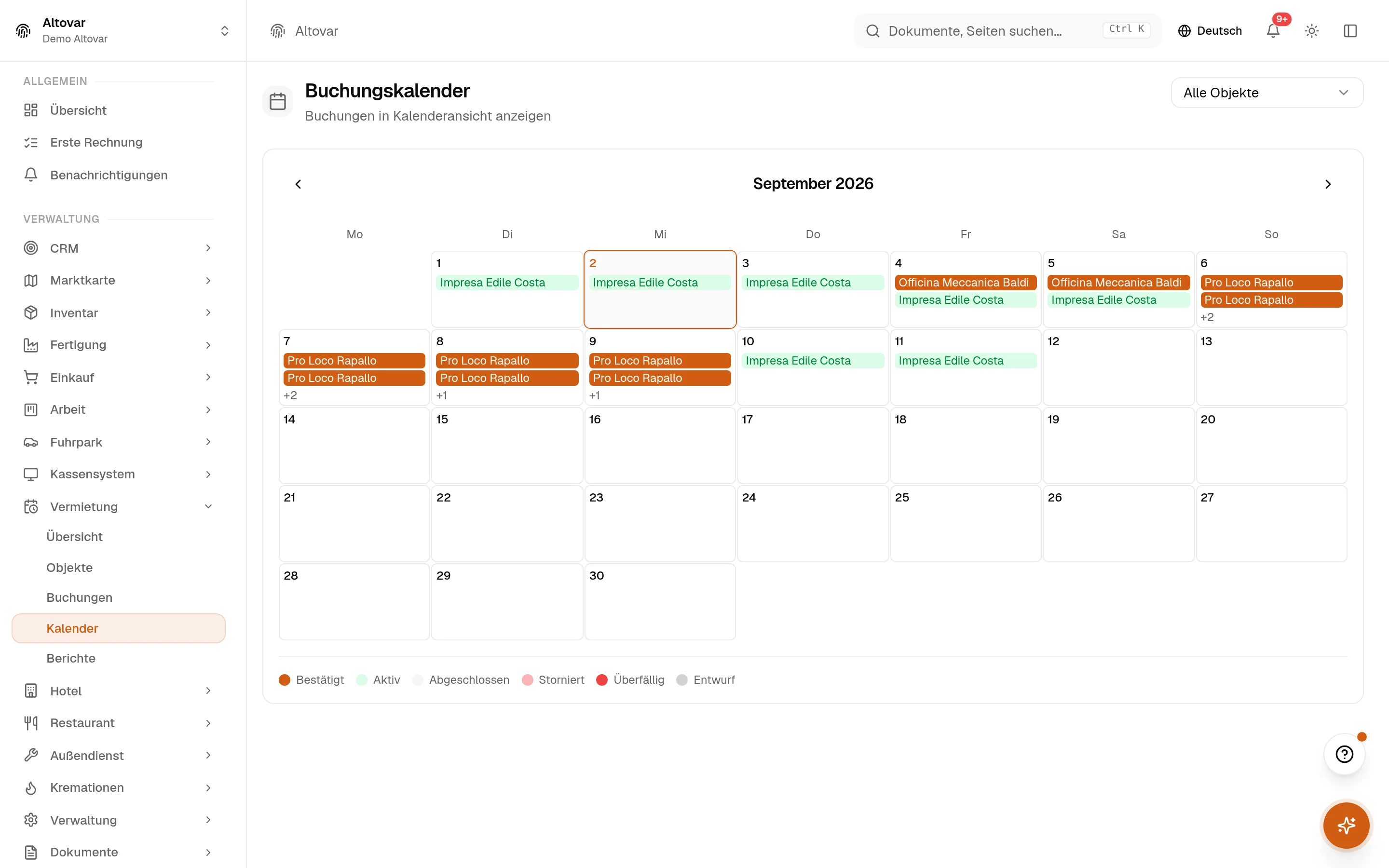 Der Equinox-Mietkalender: ein Monatsraster mit den Buchungen eines Demo-Unternehmens, nach Status auf ihre Tage eingetragen.