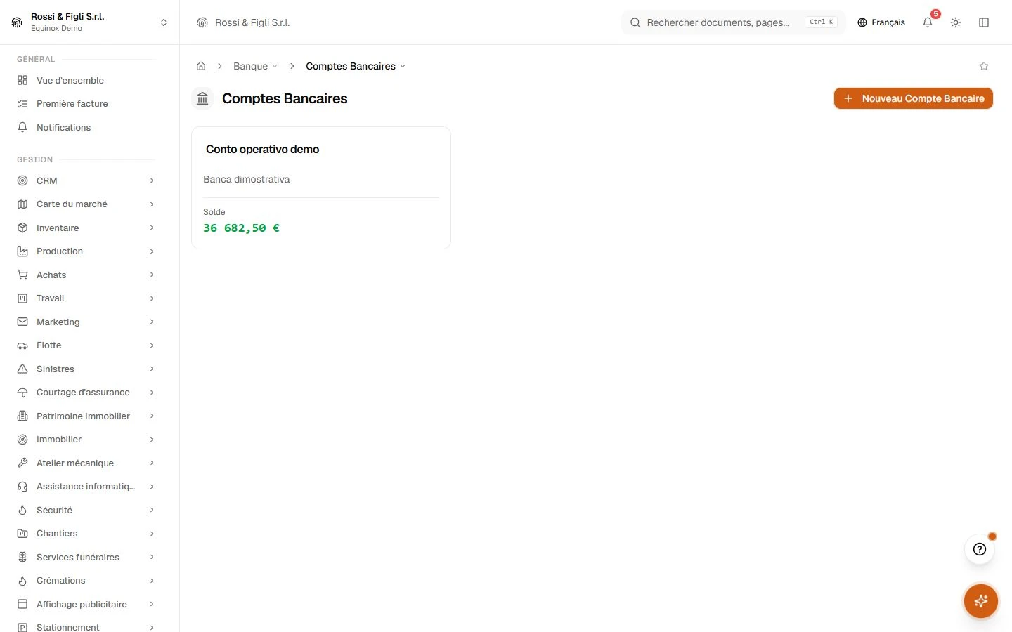 La page des comptes bancaires d’Equinox : la carte d’un compte courant d’entreprise avec son IBAN et son solde courant, sur le thème sombre.